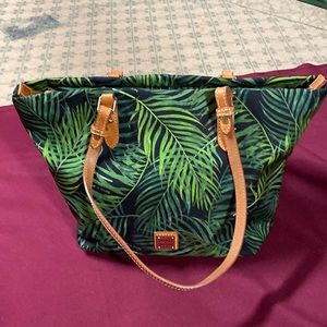 Oh my gosh, a must have bag! Love Dooney &Bourke!